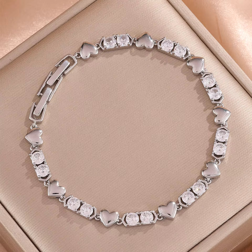 Minimalist Sparkling Zircon Heart Pendant Bracelet