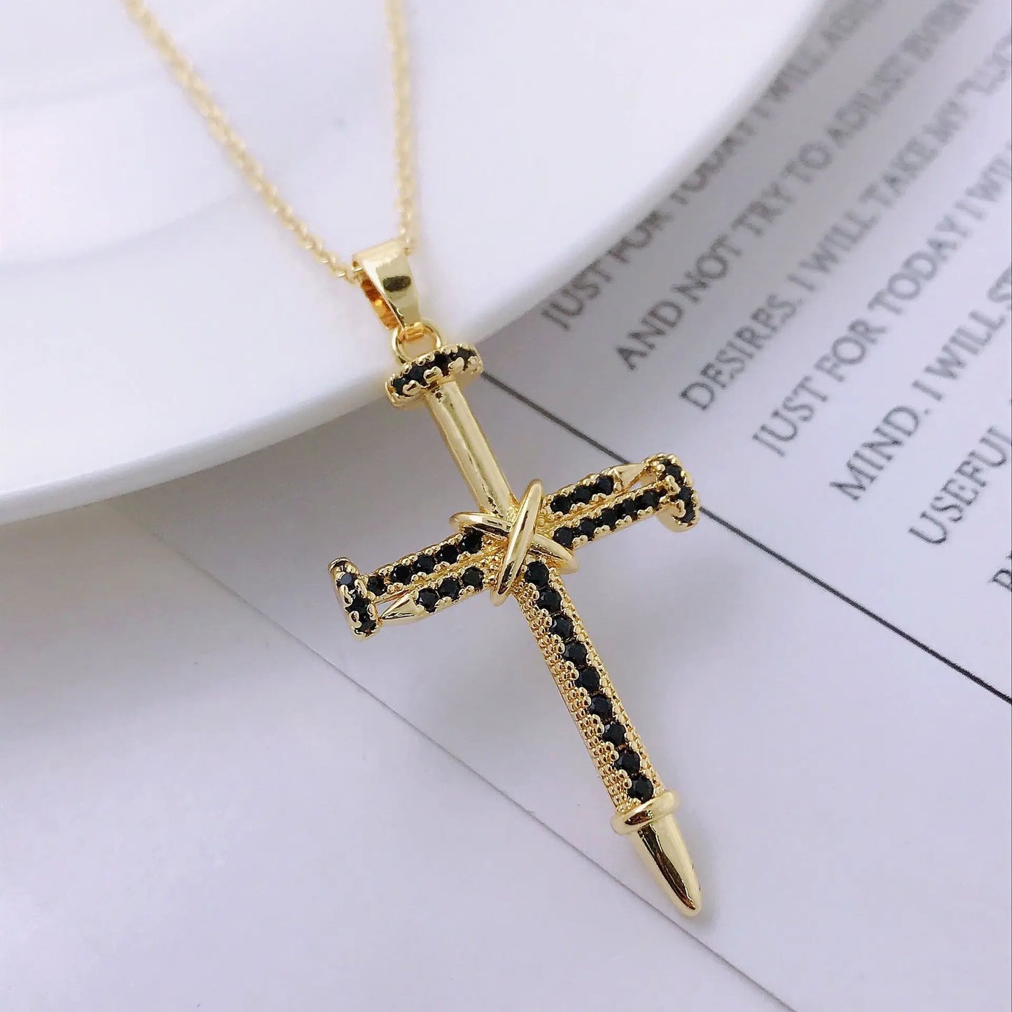 Men Women Hip Hop Zircon Cross Shiny Pendant Stainless Steel Necklace Charm Bling Exquisite Necklaces Jewelry Fashion Gifts